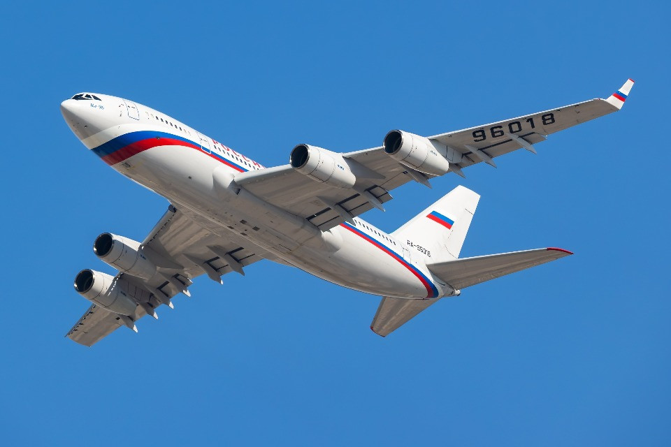 Che cosa ci fa un Ilyushin Il-96 russo in Germania?
