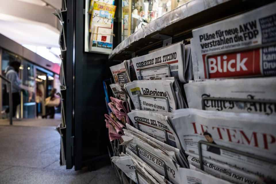 La disinformazione che ruba l’identità ai giornali
