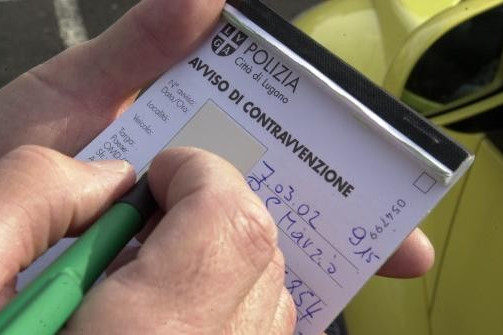 Attenzione a quei falsi avvisi di contravvenzione della polizia di Lugano che circolano su WhatsApp