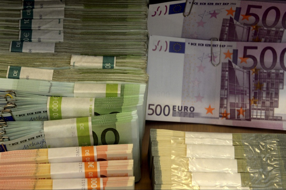 Un milione di euro in contanti nel SUV: il «Lupin del Ticino» a processo (ma nessuno sa dove sia)