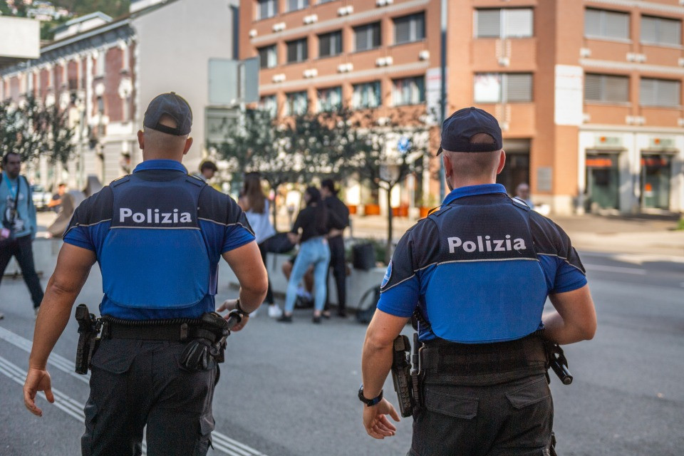 Ancora botte in stazione: «Tornerà un presidio di polizia»