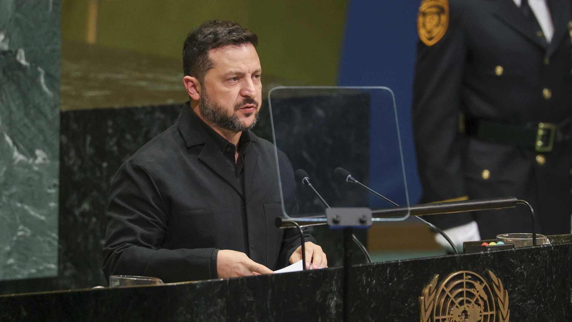 Zelensky: «Mentre parlavamo di sanzioni negli USA, Mosca ha attaccato Kiev»