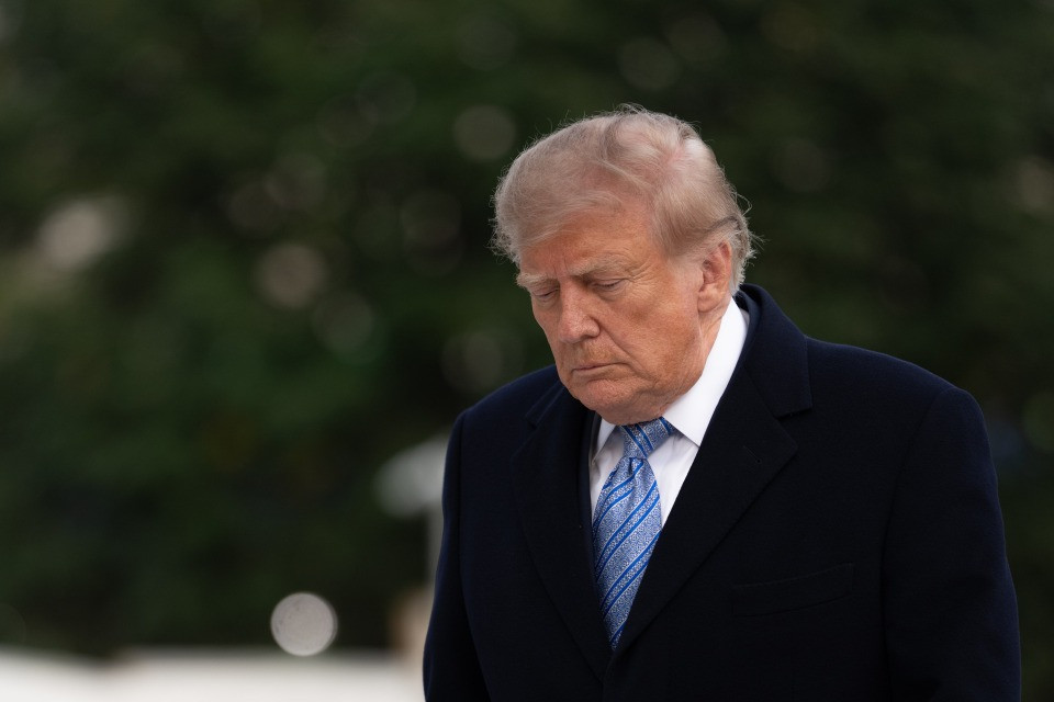 Sospeso il divieto di Trump: i giornalisti «pagliacci» tornano alla Casa Bianca
