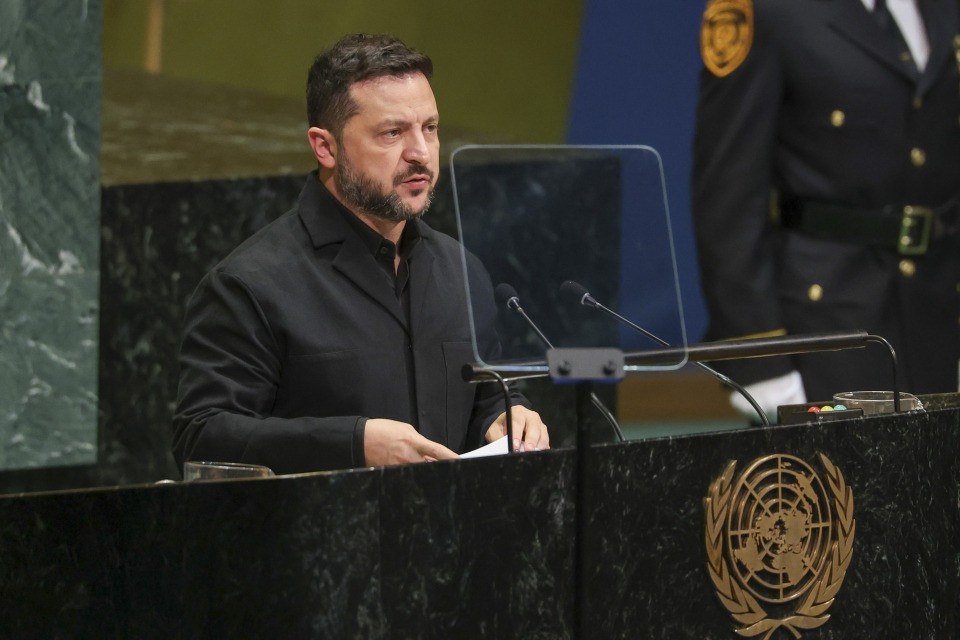 Zelensky: «Mentre parlavamo di sanzioni negli USA, Mosca ha attaccato Kiev»