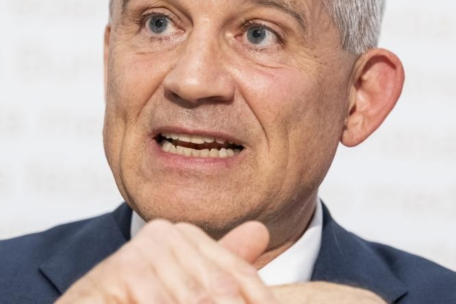 Jans: «Bisogna rafforzare la lotta contro i trafficanti di esseri umani»