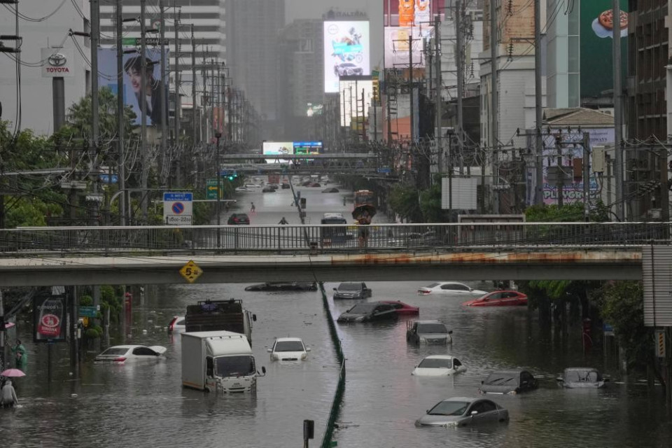 Inondazioni a Bangkok, dichiarato lo stato di calamità