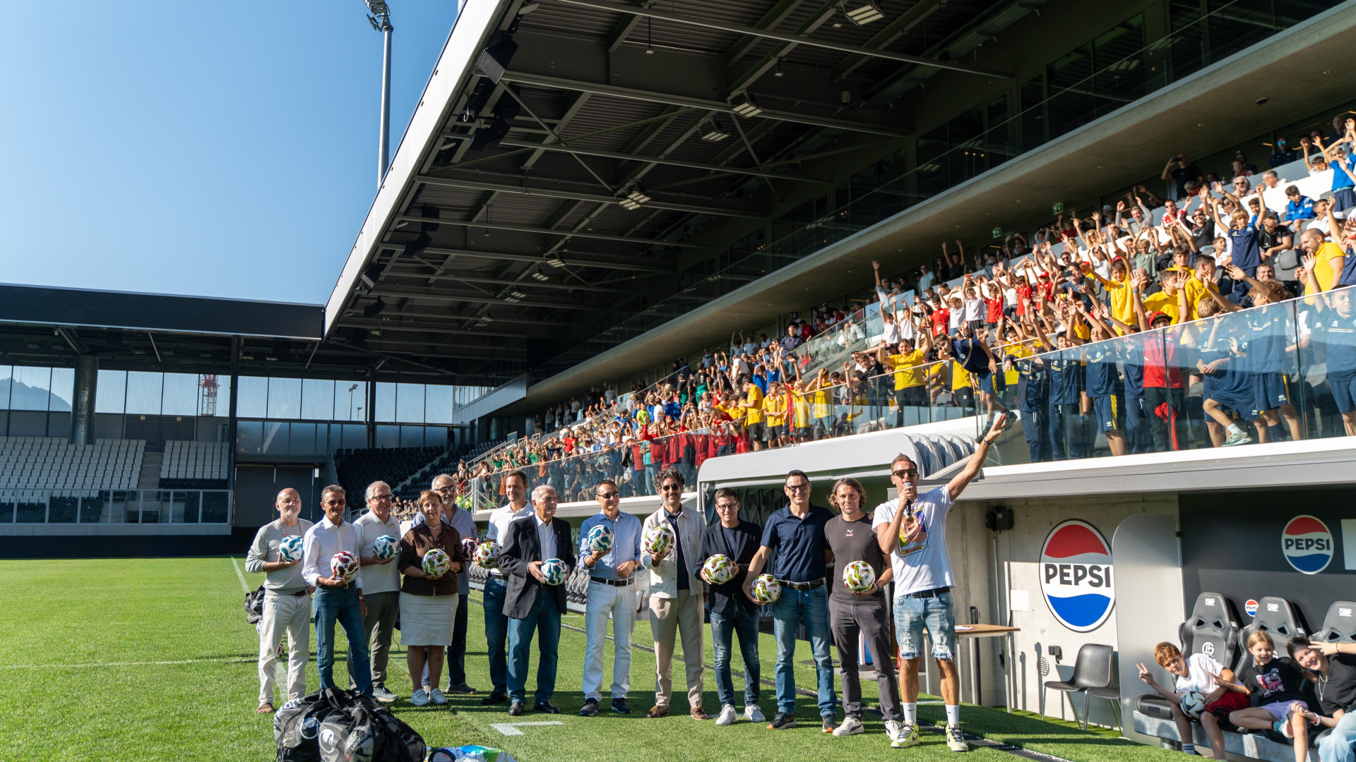 8.000 palloni per il calcio giovanile della Svizzera italiana