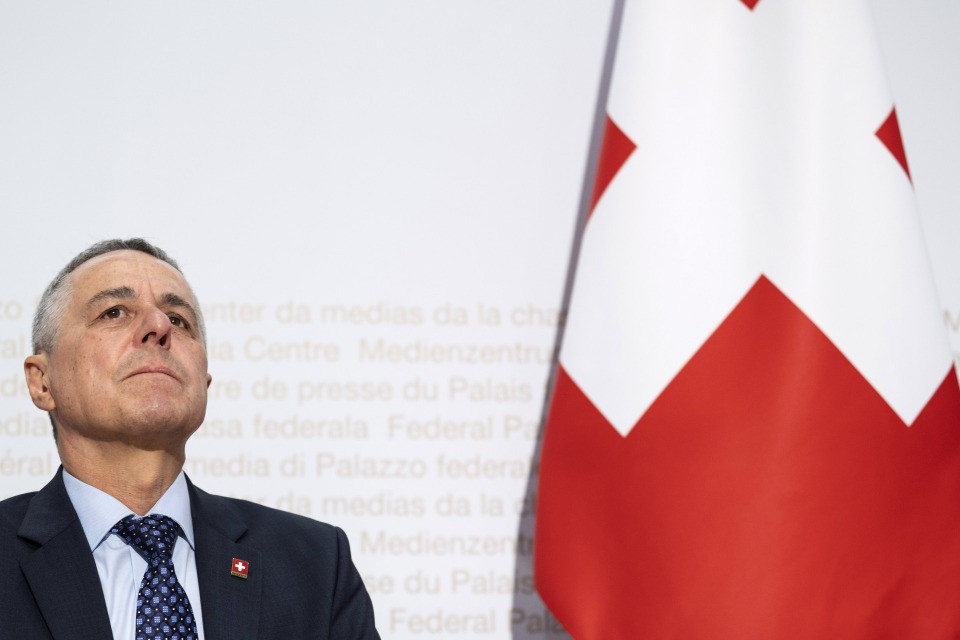 Neutralità, nessun ripiegamento: e dalla colomba ora si passa alle armi