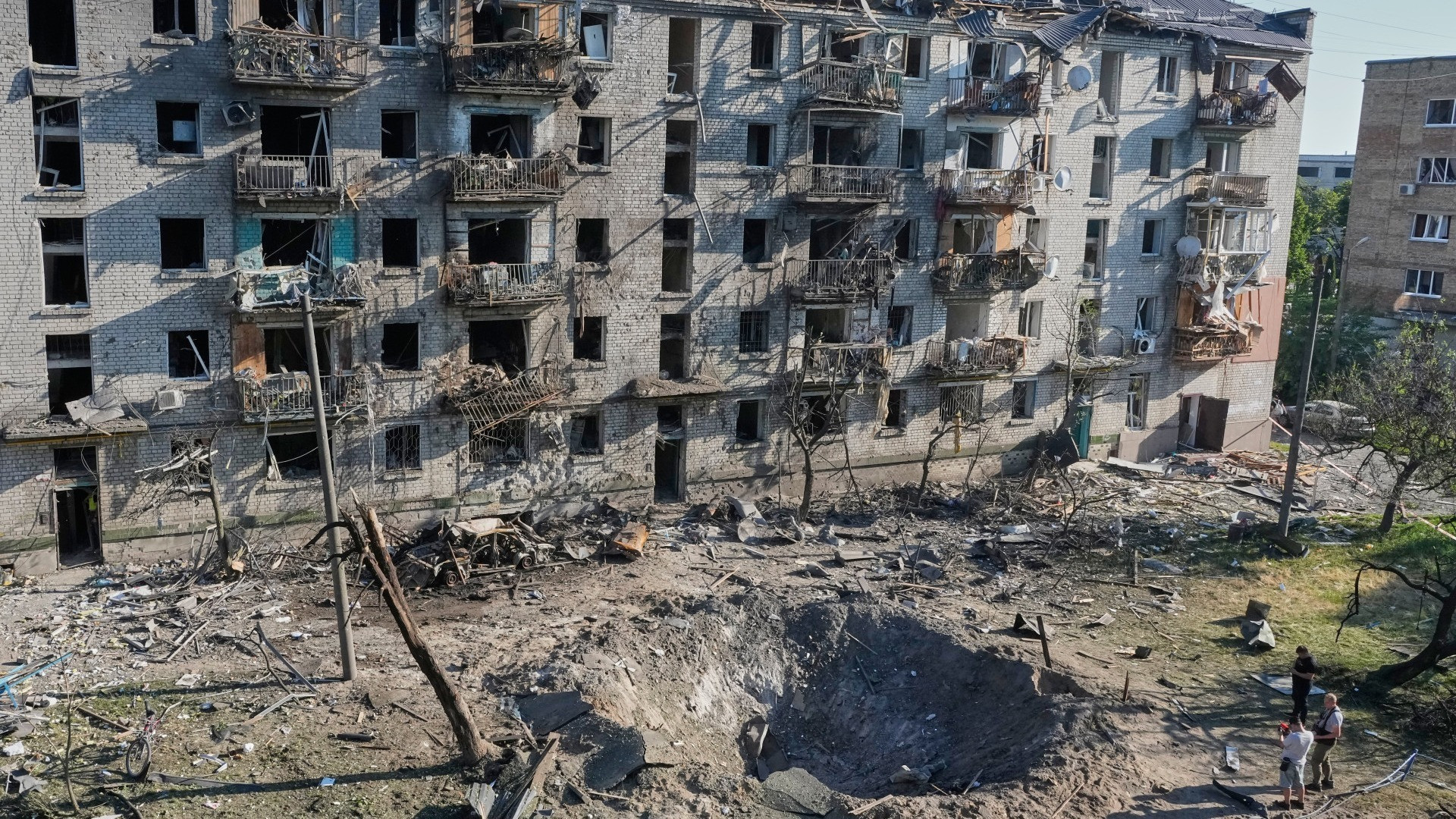 Attacco russo su Kiev, tre feriti e danni nella capitale