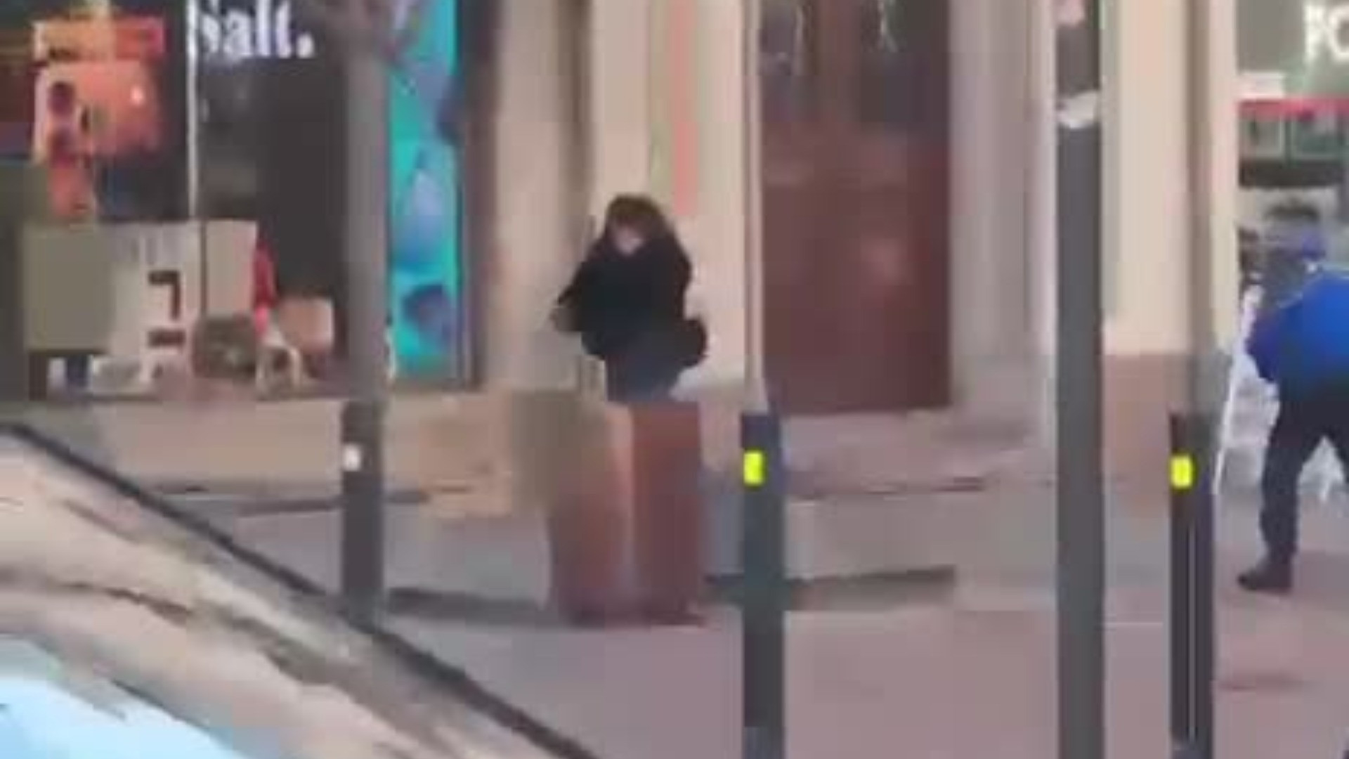 Entrò in un negozio con il coltello: finisce in un foyer