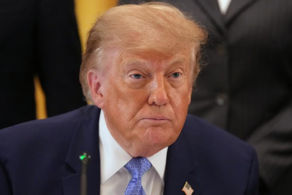 Trump pronto a firmare un documento per cambiare nome all'AI in «superintelligenza»