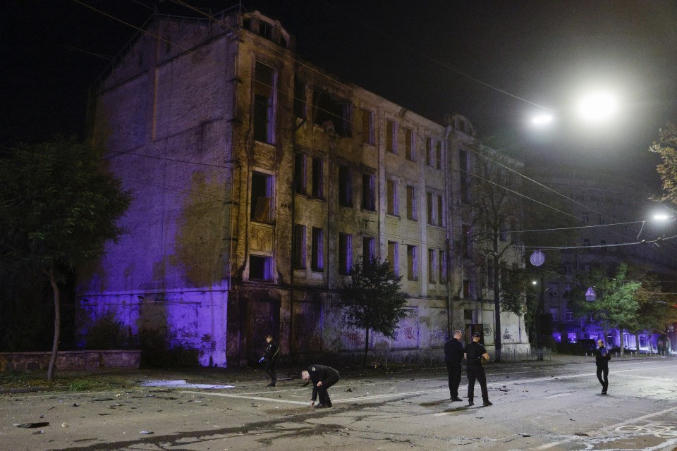 Forti esplosioni a Kiev, difese antiaeree in azione