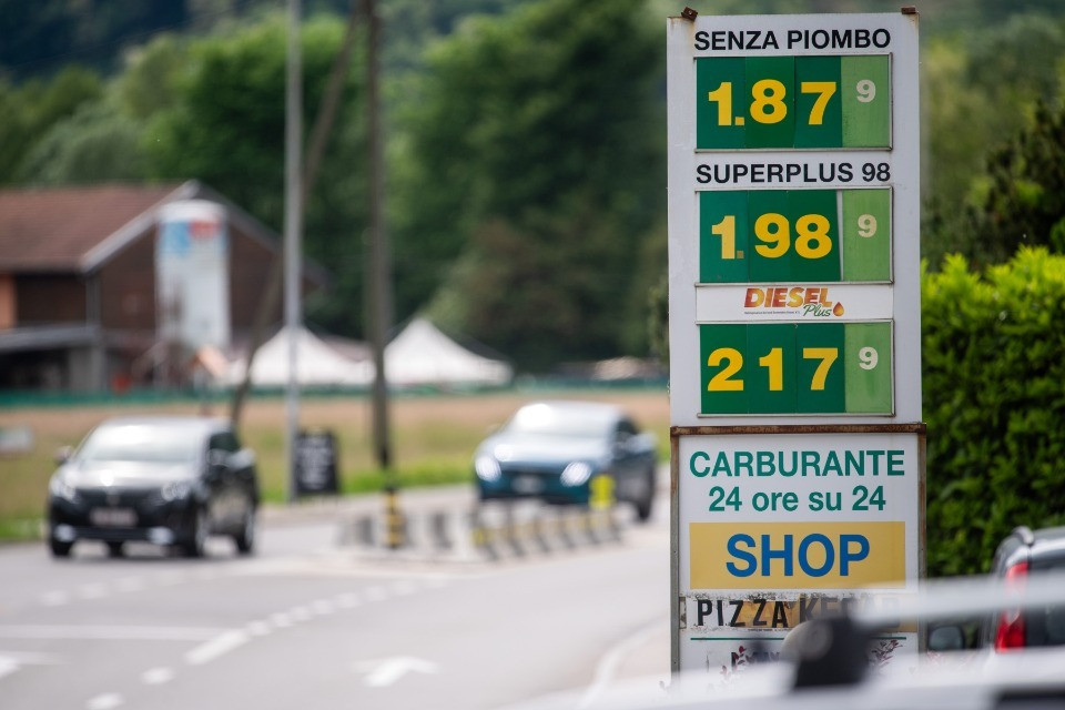Carovita, un autunno amaro per il portafoglio degli svizzeri... e oggi arrivano i premi