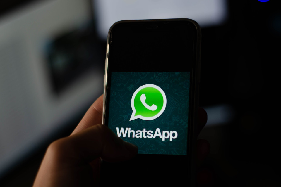 WhatsApp lancia il «parental control» per gli adolescenti