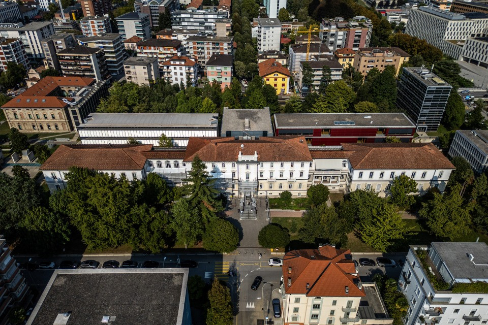 Una clausola di salvaguardia per vendere l'edificio dell'USI