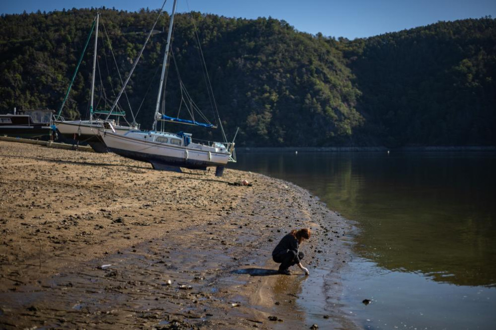 Gli effetti del riscaldamento climatico su un lago in Europa. © EPA/MARTIN DIVISEK