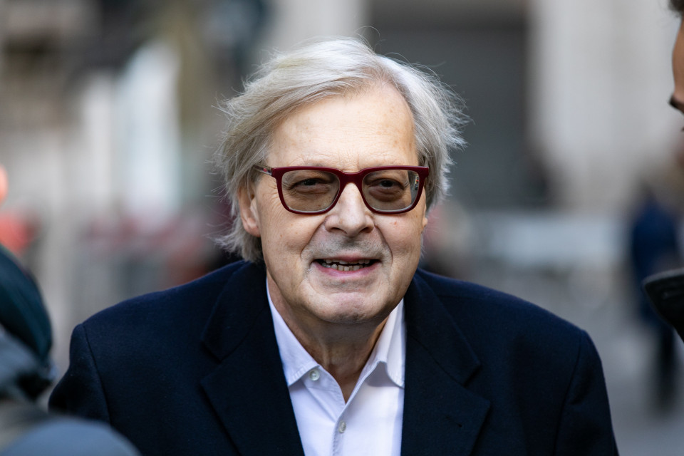 Vittorio Sgarbi ricoverato in terapia intensiva