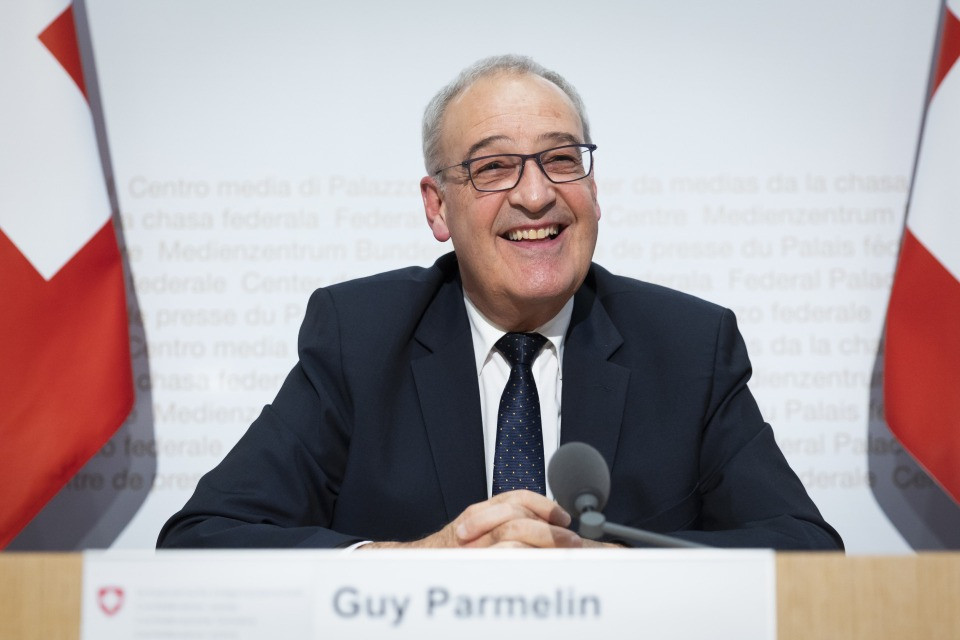 Parmelin: «I cimiteri sono pieni di gente che si credeva indispensabile»