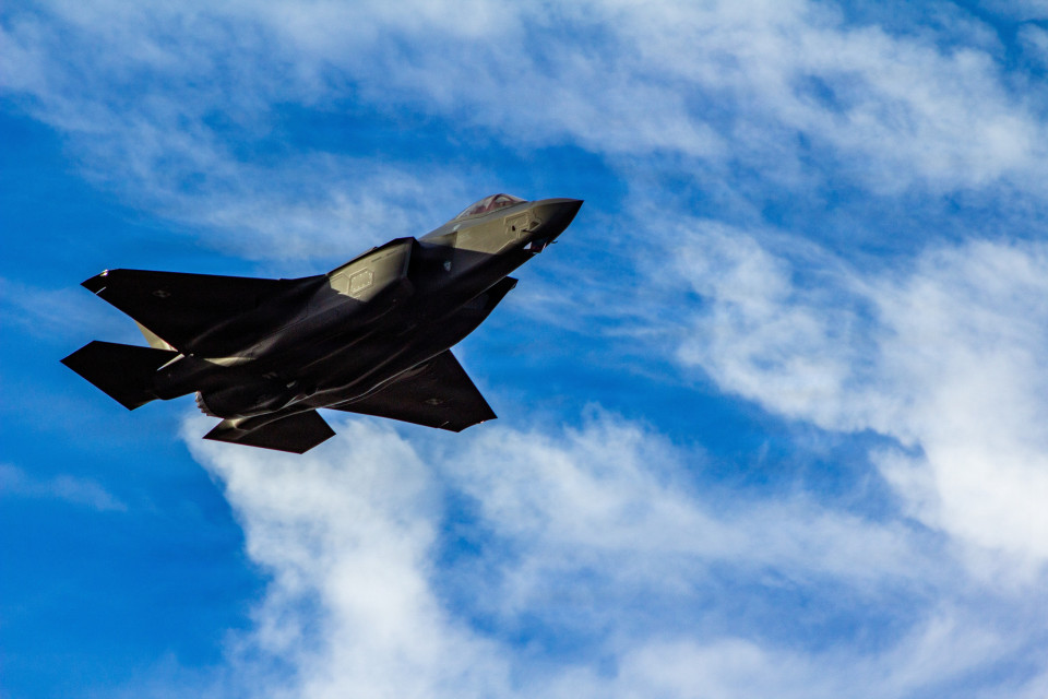 La maggior parte degli svizzeri boccia l'acquisto dei caccia F-35