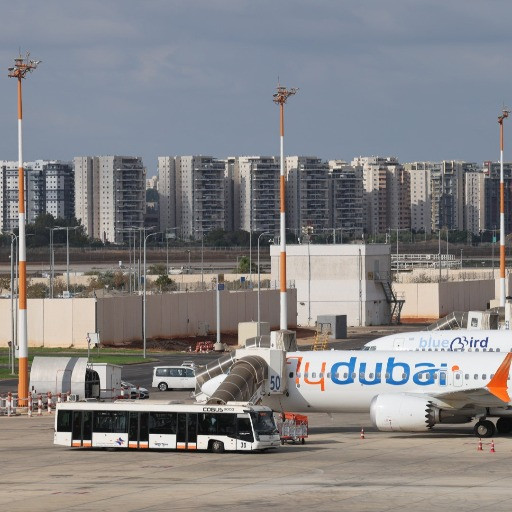 Attentato terroristico sul volo Flydubai: il comandante è stato aggredito con un'ascia