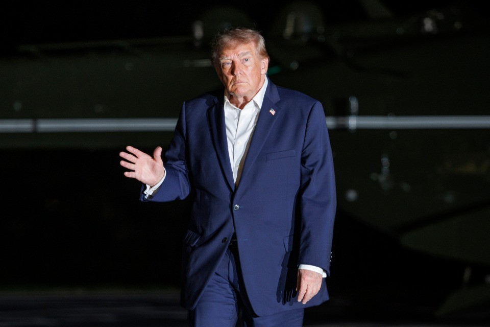 Trump insiste: «L'Iran è stato decimato, potrei scegliere la linea dura»