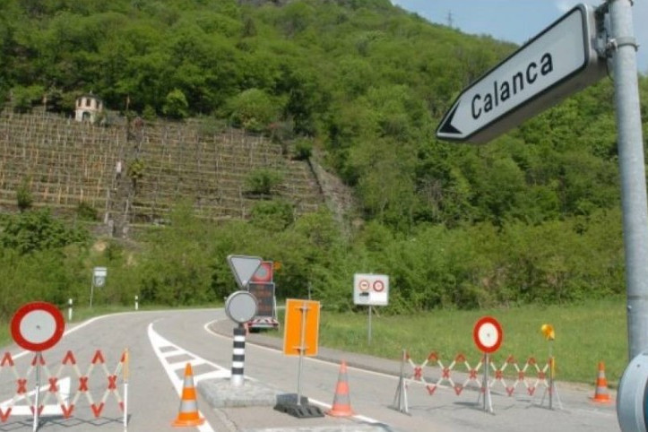 Strada della Calanca chiusa da mercoledì sera per rischio maltempo