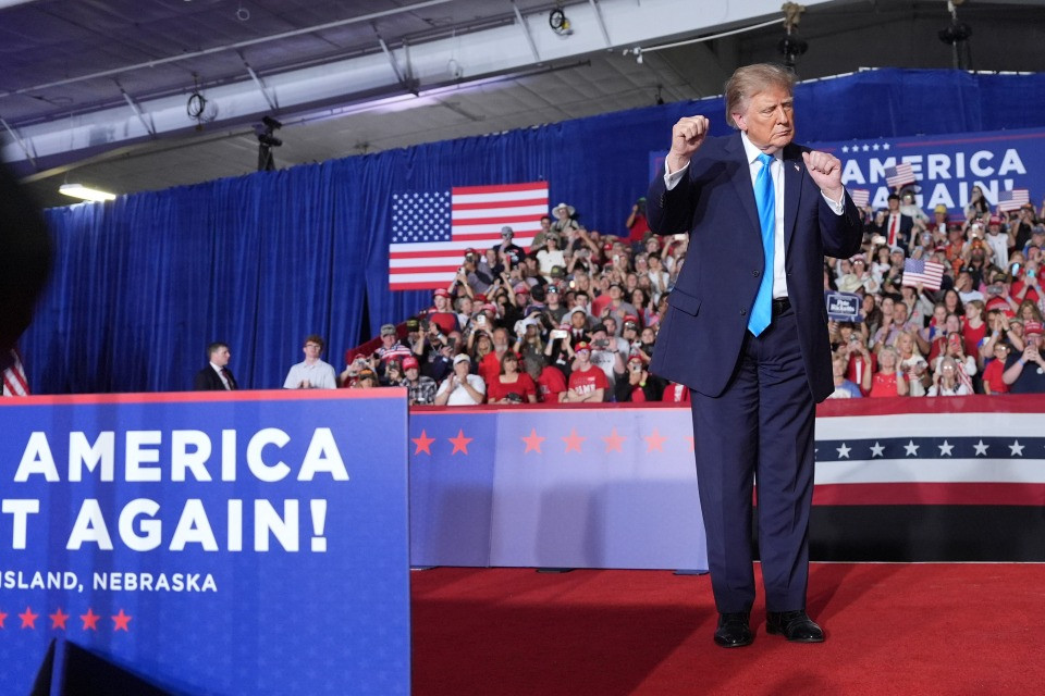 Trump si loda in Nebraska: «Nessun presidente ha fatto quello che ho fatto io in due anni»
