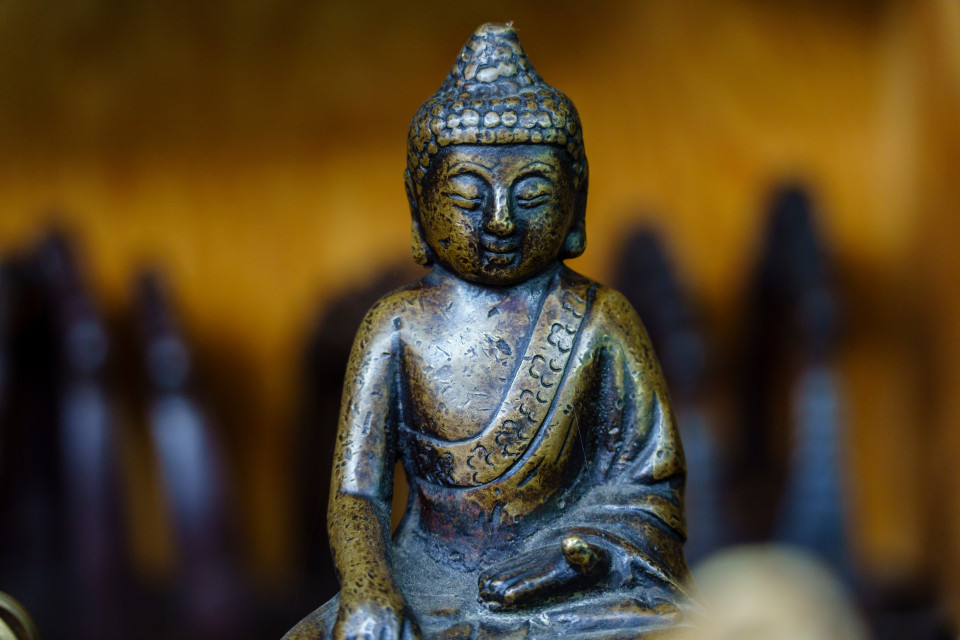 Espulso per aver importato «crystal meth» nascosta nelle statuette di Buddha