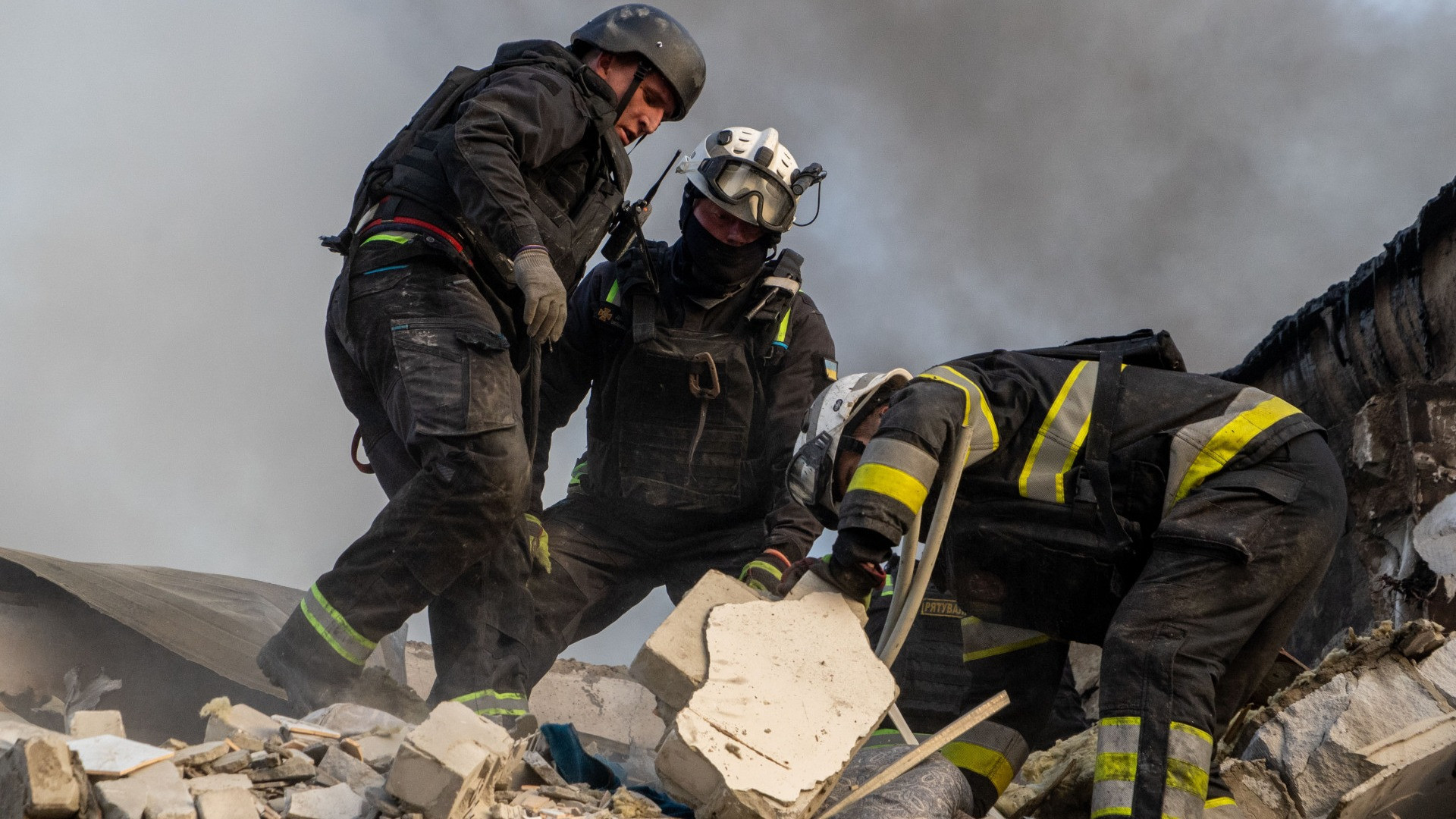Attacco missilistico russo nella notte su Kiev, due morti