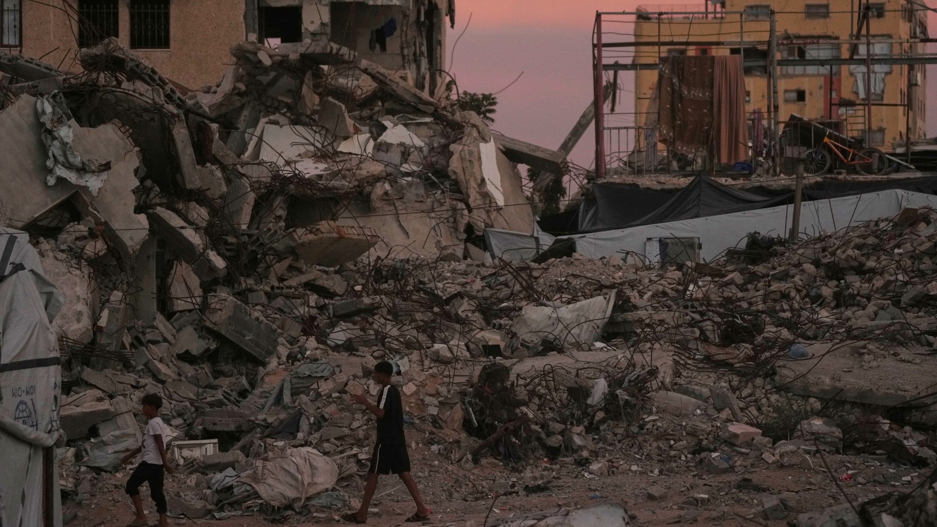 Raid israeliano su Gaza nell'anniversario del 7 ottobre