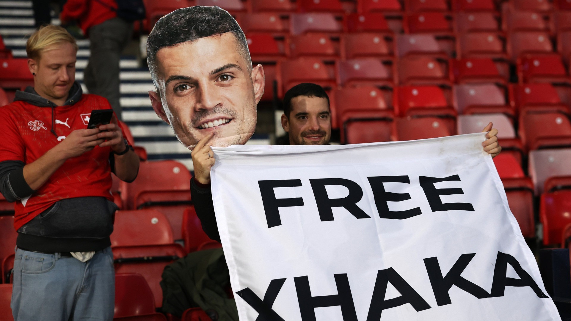 Granit Xhaka condannato per il certificato Covid: pena sospesa da 150 mila franchi