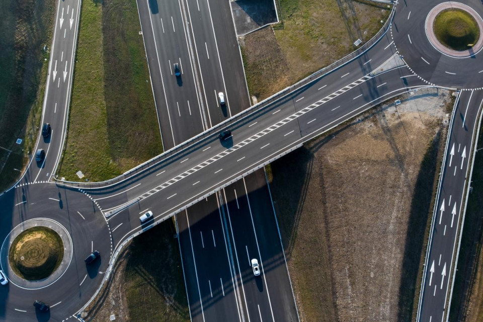 Il TCS su Trasporti '45: «La direzione è quella giusta, ma respingiamo la soppressione di 31 progetti stradali»