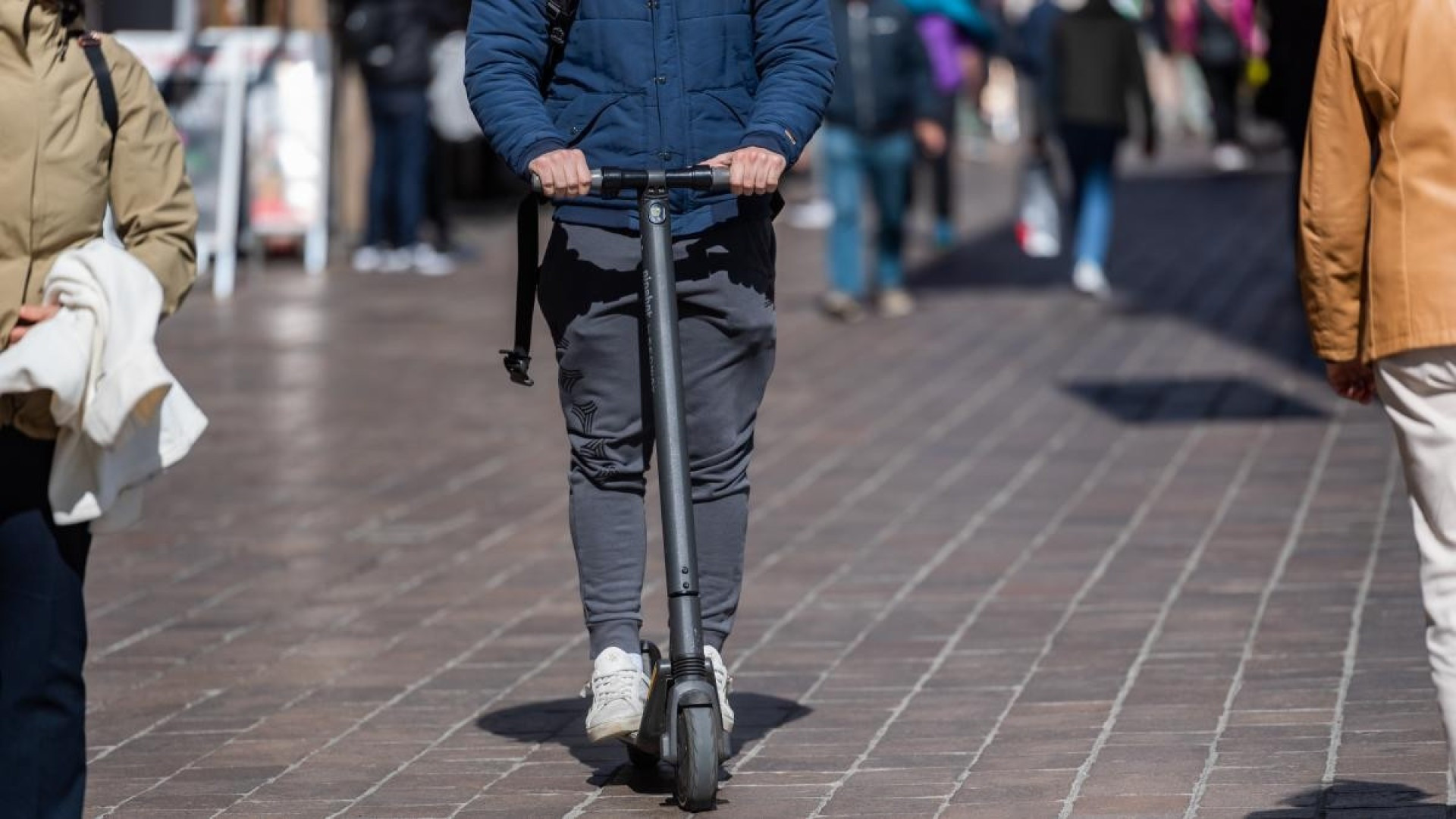 E-bike e monopattini elettrici: 13 minorenni segnalati, 35 contravvenzioni in Ticino
