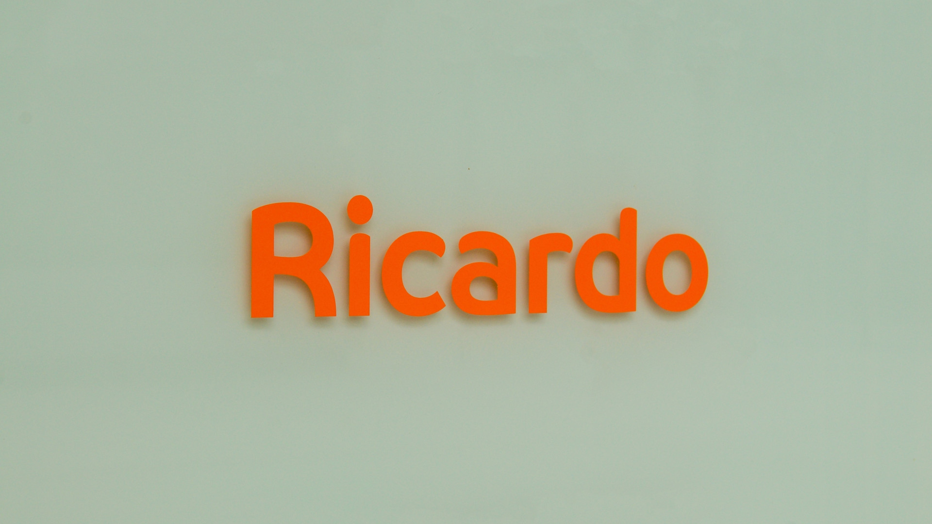 Ricardo, violati i dati di 890.000 account: nomi, indirizzi e numeri di telefono