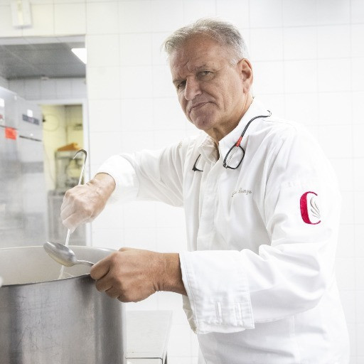 I 70 anni di Dario Ranza, senza stella ma con una costellazione di allievi: «Crediamo di più nei giovani chef»