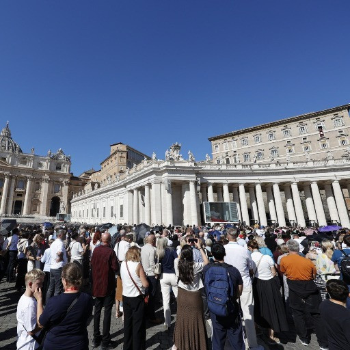 Dalla lettera di Bonifacio I allo scandalo delle foto di Pio XII: quando la salute dei Papi era un mistero