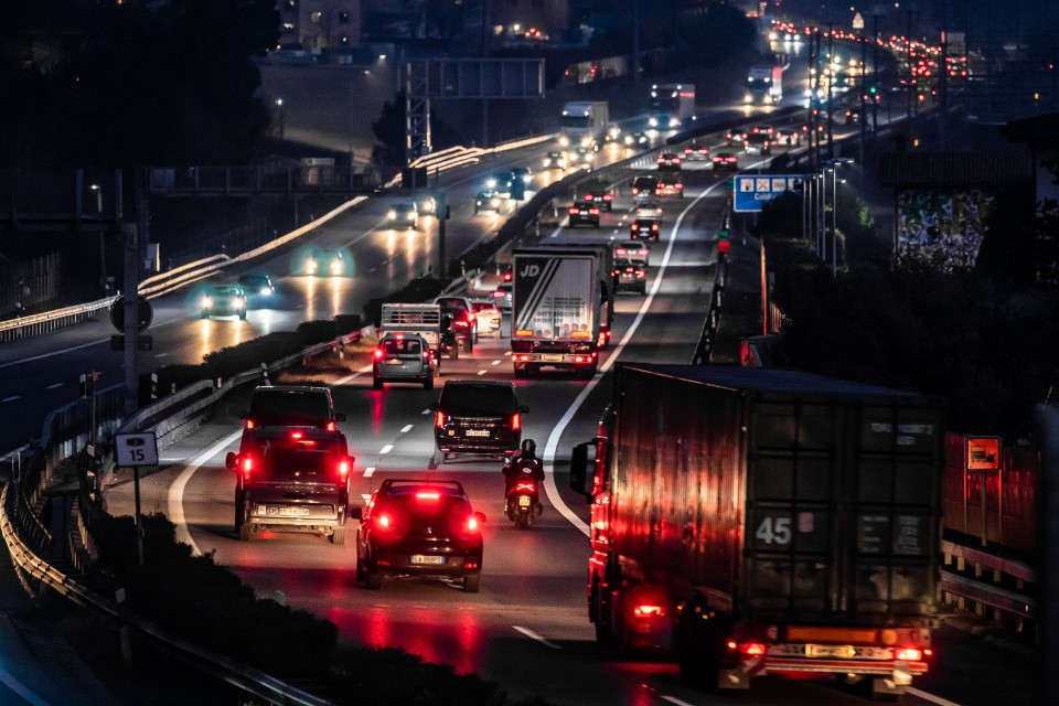 Semafori alle rampe autostradali, l’USTRA valuta oltre 120 siti