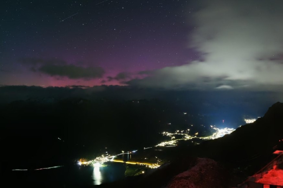 Lo spettacolo dell'aurora boreale ha nuovamente illuminato il cielo della Svizzera