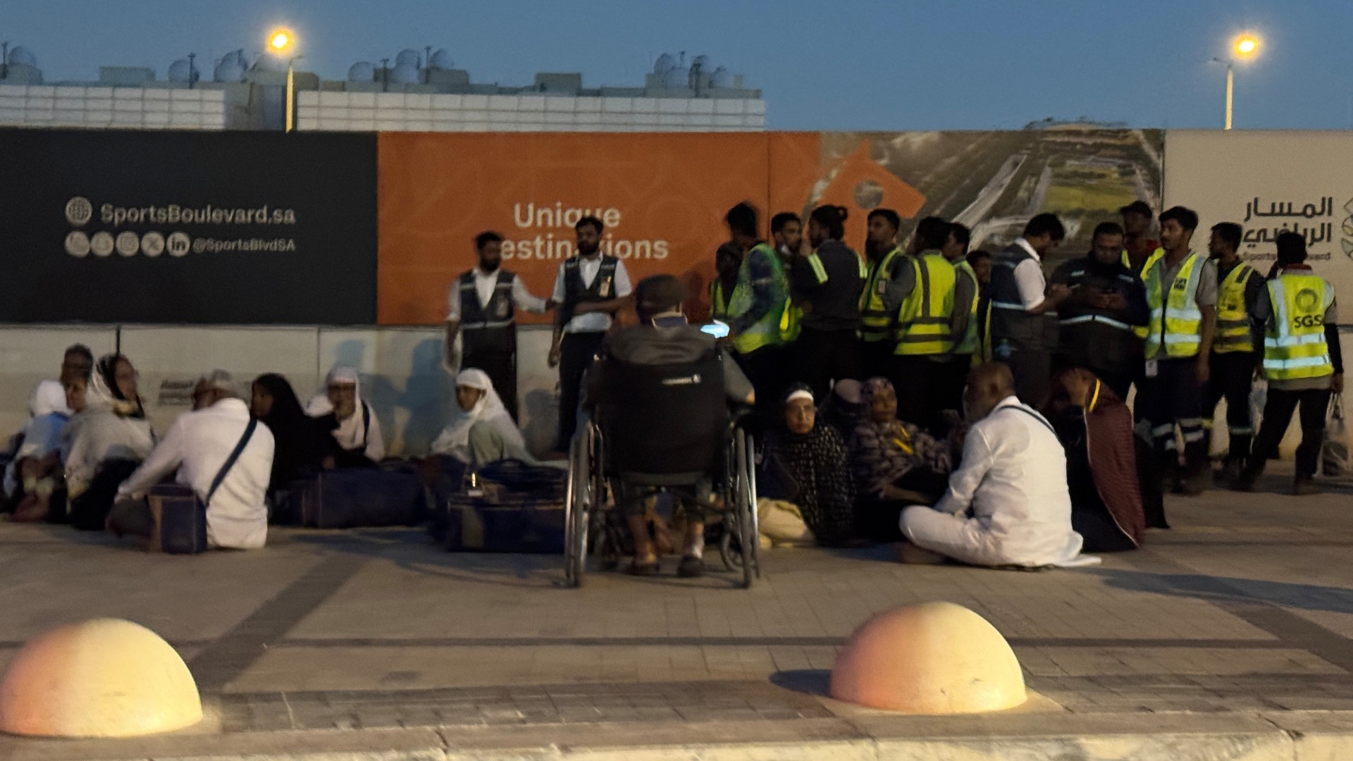 Almeno un morto e 11 feriti nel nuovo attacco all'aeroporto di Riad