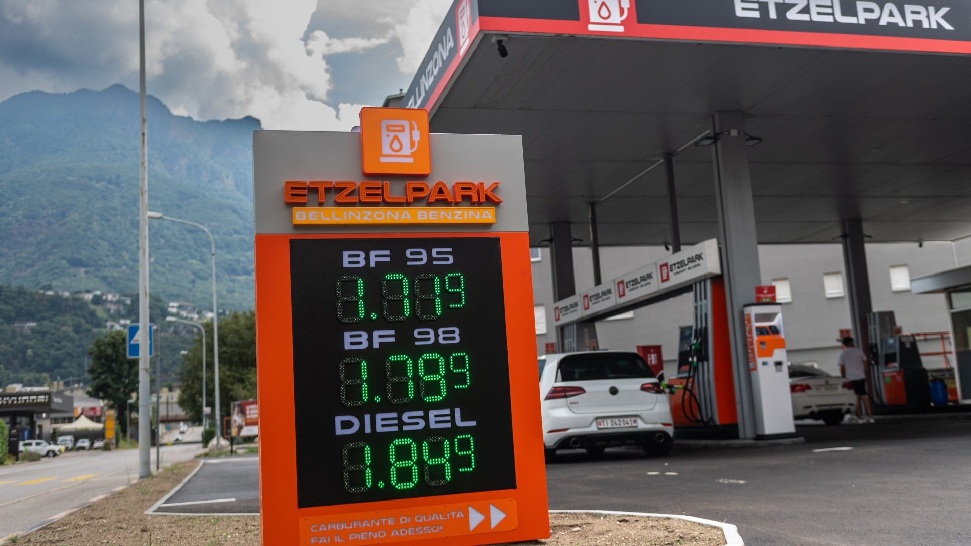 Ticino, nessun accordo illecito sui prezzi nei distributori di benzina