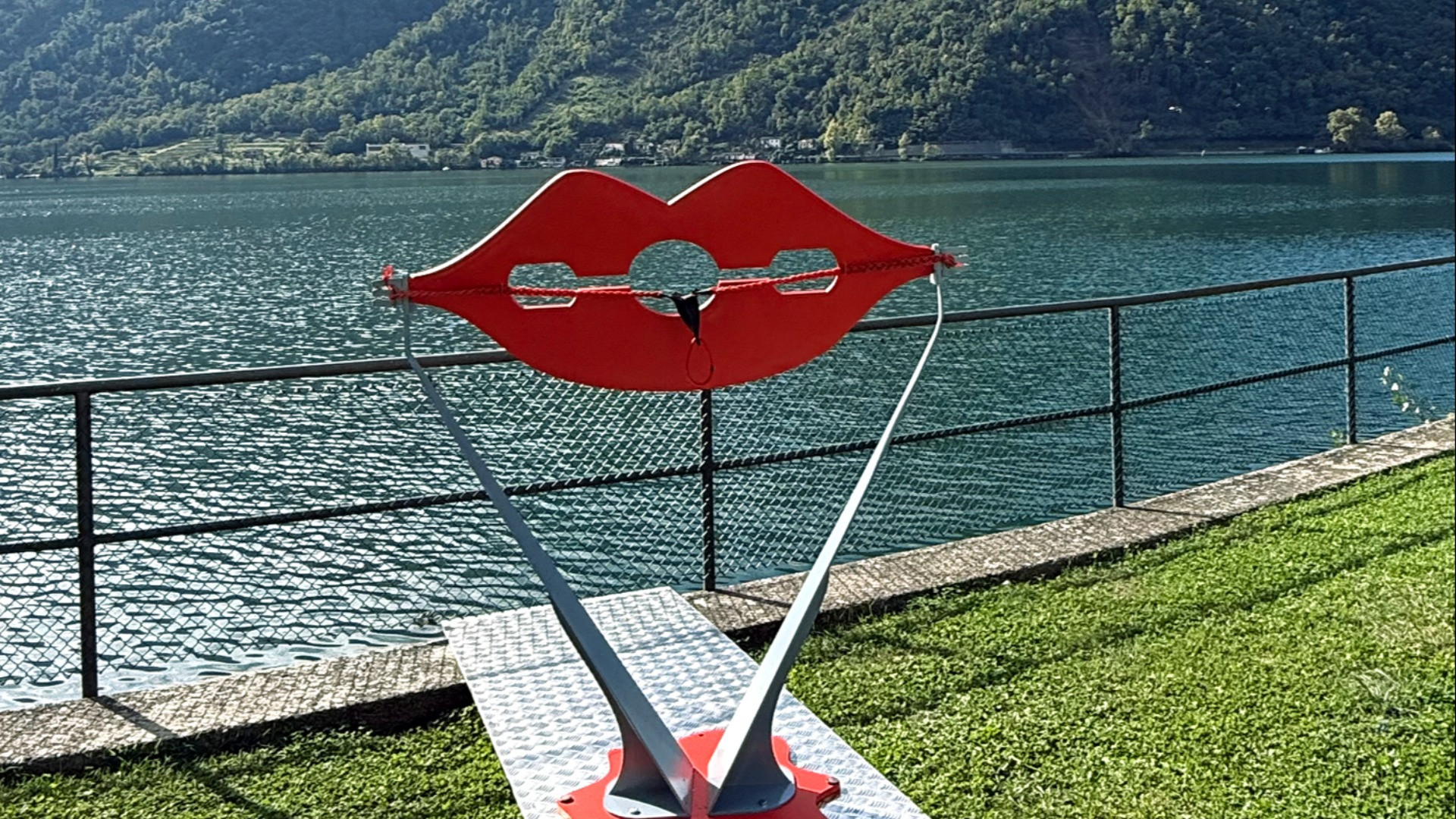 La Biennale approda a Melano: «Ognuno dovrebbe avere un lago a cui affidare le proprie tempeste»