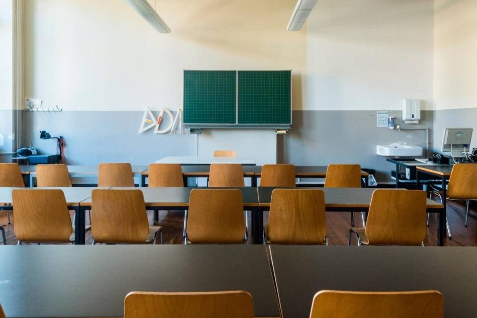 «Quali valutazioni sugli effetti dell'abolizione dei livelli e della revisione della griglia oraria?»