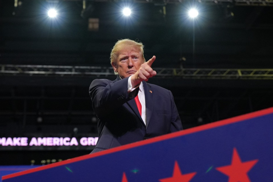 Medio Oriente, Trump insiste: «Quando la guerra finirà il costo della benzina calerà»