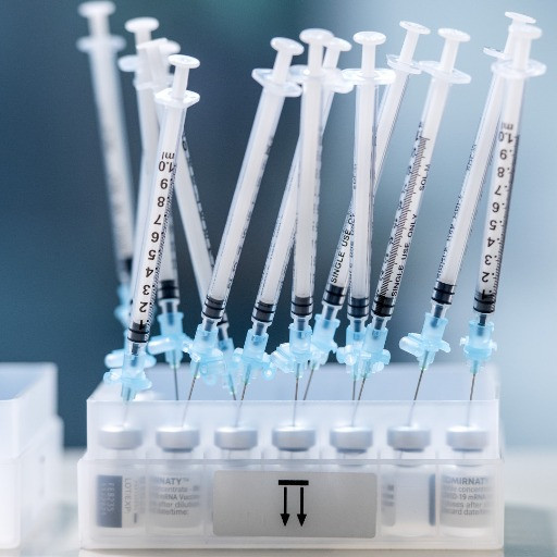 È il momento di proteggersi dai virus, «ma l'esitazione vaccinale è reale»