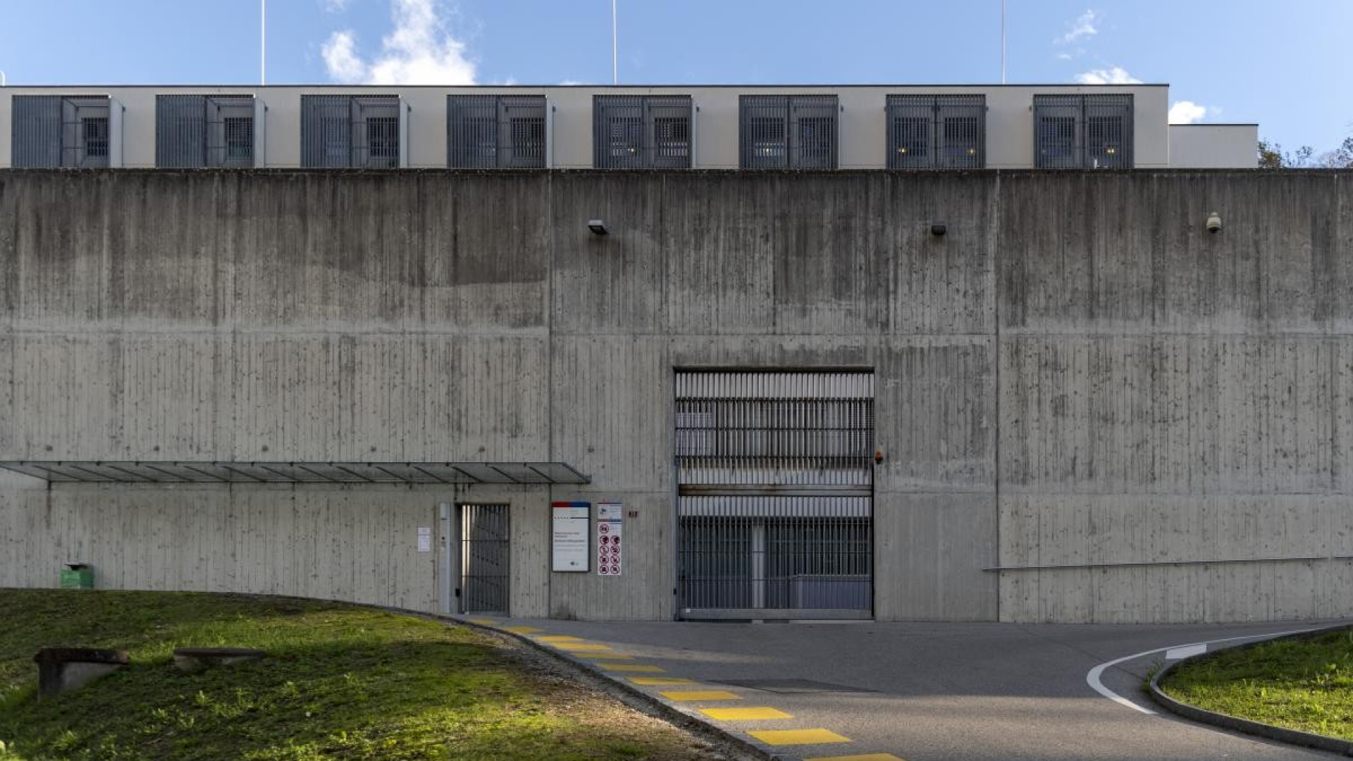 Presunti reati sessuali su alcune pazienti, in carcere un medico del Locarnese