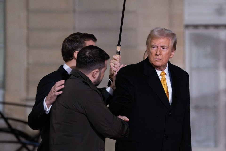 È crisi tra Ucraina e USA, Zelensky: «Traditi da Trump, torneremo a colpire il petrolio russo»