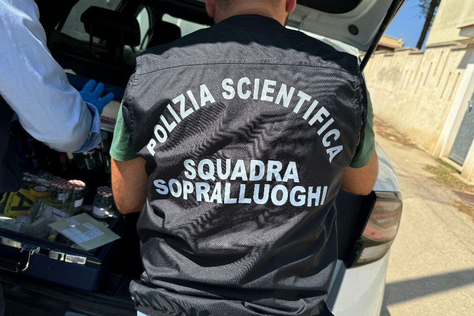 Orrore nel Modenese: marito e moglie trovati decapitati in casa