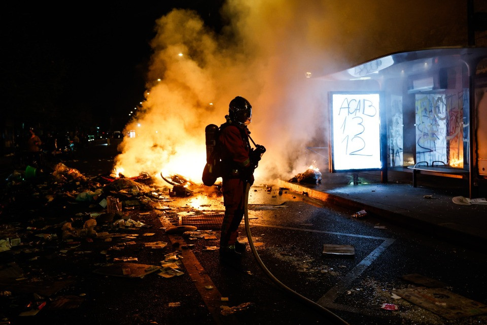 «La caduta suicida dell'Europa»: Mosca e il caos francese