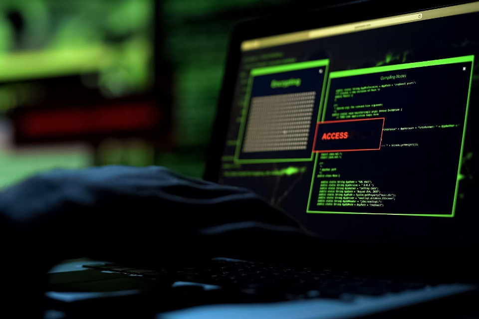 «Dati di oltre 100 mila dipendenti federali in mano agli hacker, che chiedono un riscatto»