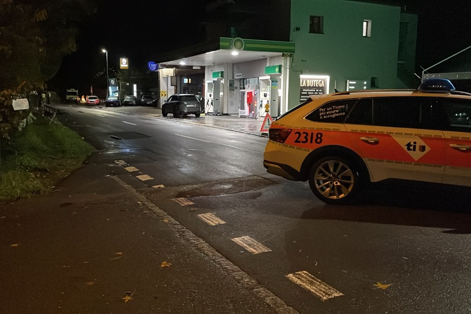 85enne muore investito ad Acquarossa: è caccia all’auto pirata